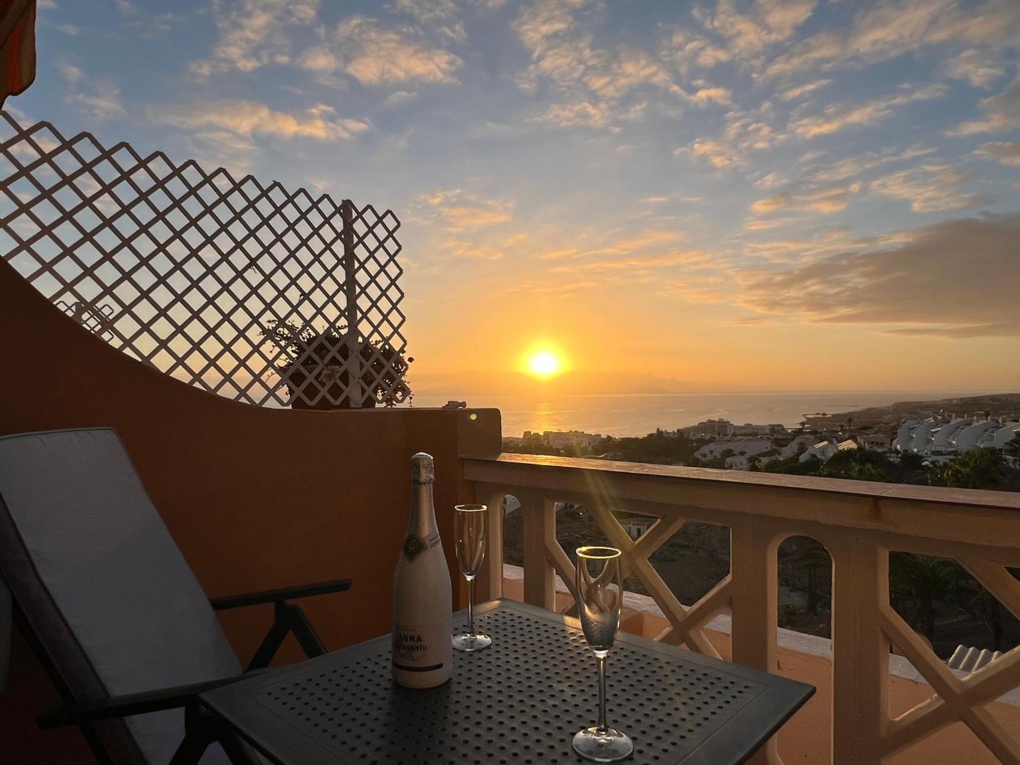 Ocean View Apartment アデヘ エクステリア 写真